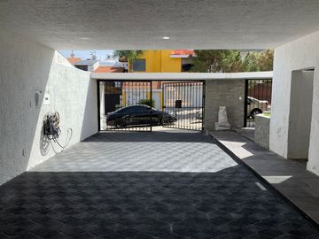 Casa en Venta en Bugambilias Zapopan