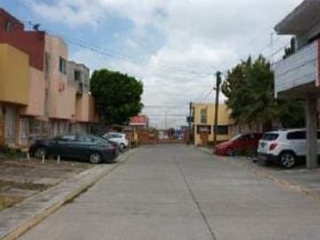 CASA EN VENTA LOS HEROES PERIFÉRICO CON CUATRO RECÁMARAS