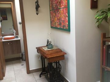 VENDO LINDA PROPIEDAD EN LA URBANIZACION LAS PEÑAS TUMBACO .