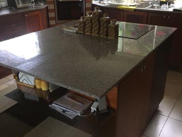 VENDO LINDA PROPIEDAD EN LA URBANIZACION LAS PEÑAS TUMBACO .
