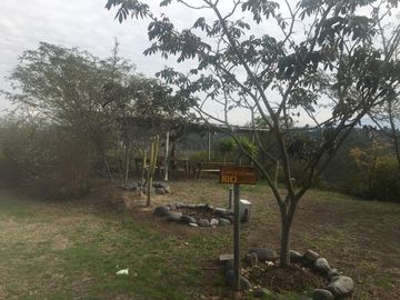 VENDO LINDA PROPIEDAD EN LA URBANIZACION LAS PEÑAS TUMBACO .