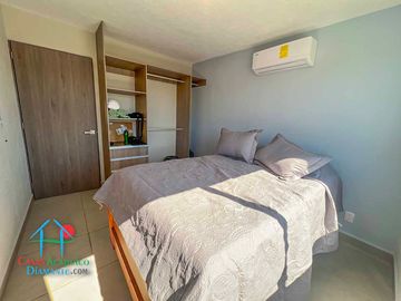 Casa en renta con 3 recámaras y jardín privado. Incluye mantenimiento