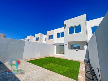 Casa en renta con 3 recámaras y jardín privado. Incluye mantenimiento