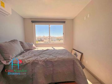 Casa en renta con 3 recámaras y jardín privado. Incluye mantenimiento