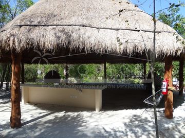 HERMOSA Y BIEN EQUIPADA CASA EN RENTA-VENTA Puerto Morelos