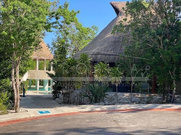 HERMOSA Y BIEN EQUIPADA CASA EN RENTA-VENTA Puerto Morelos