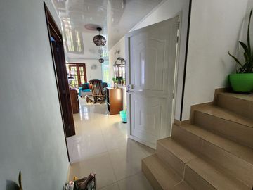 SE VENDE CASA MULTIFAMILIAR DE TRES NIVELES EN LA ESPERANZA, TULUA (VALLE)