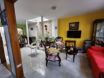 SE VENDE CASA MULTIFAMILIAR DE TRES NIVELES EN LA ESPERANZA, TULUA (VALLE)