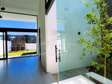 CASA EN VENTA, LA CAMPIÑA DEL BOSQUE, UNA PLANTA, 3 REC. CON BAÑO C/U