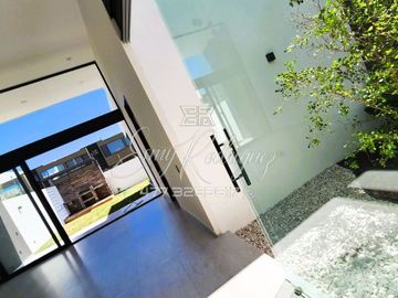 CASA EN VENTA, LA CAMPIÑA DEL BOSQUE, UNA PLANTA, 3 REC. CON BAÑO C/U