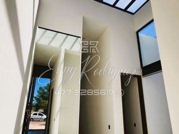 CASA EN VENTA, LA CAMPIÑA DEL BOSQUE, UNA PLANTA, 3 REC. CON BAÑO C/U