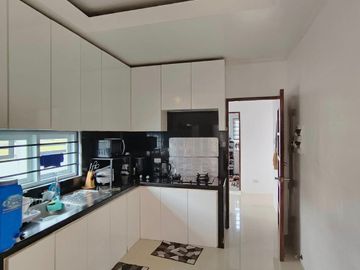 FOR SALE 3 BEDROOM HOUSE AND LOT IN LIPA CITY GOOD LOCATION