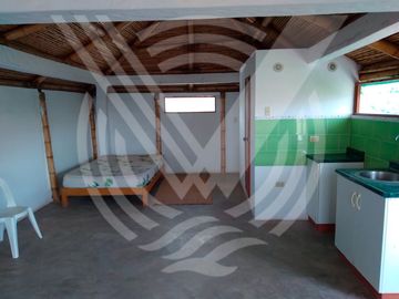 SE VENDE COMO TERRENO PARA  PROYECTO O CONDOMINIO DE  2,584 m². ¡CAMPO Y PLAYA !...