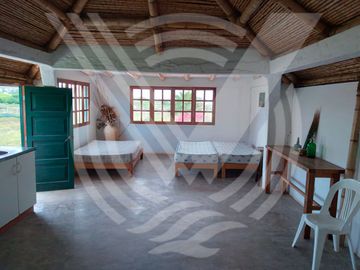 SE VENDE COMO TERRENO PARA  PROYECTO O CONDOMINIO DE  2,584 m². ¡CAMPO Y PLAYA !...