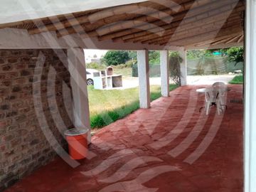 SE VENDE COMO TERRENO PARA  PROYECTO O CONDOMINIO DE  2,584 m². ¡CAMPO Y PLAYA !...