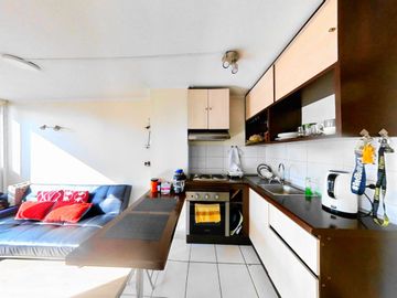 Se vende departamento 1 Dormitorio, 1 Baño, a pasos de metro Irarrázaval. Con Estacionamiento.