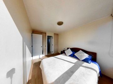 Se vende departamento 1 Dormitorio, 1 Baño, a pasos de metro Irarrázaval. Con Estacionamiento.