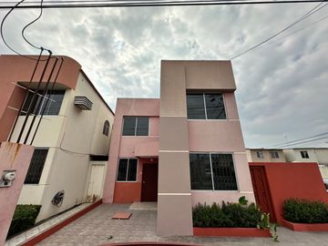 CASA 116m2 ESQUINERA, URB. CATALUÑA, DAULE, VIA A SALITRE