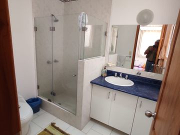 Venta de hermoso Duplex de 338M2, Bellavista, 9 9 9 0 1 0 2 3 2