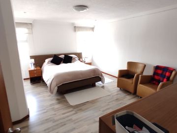 Venta de hermoso Duplex de 338M2, Bellavista, 9 9 9 0 1 0 2 3 2