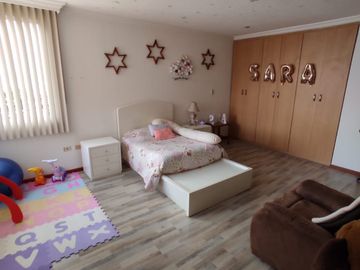 Venta de hermoso Duplex de 338M2, Bellavista, 9 9 9 0 1 0 2 3 2