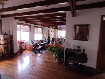 Venta de hermoso Duplex de 338M2, Bellavista, 9 9 9 0 1 0 2 3 2