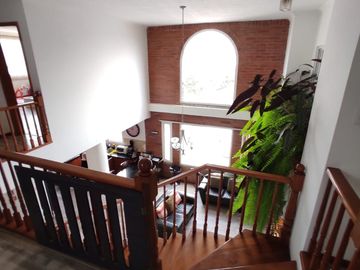Venta de hermoso Duplex de 338M2, Bellavista, 9 9 9 0 1 0 2 3 2