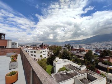Venta de hermoso Duplex de 338M2, Bellavista, 9 9 9 0 1 0 2 3 2