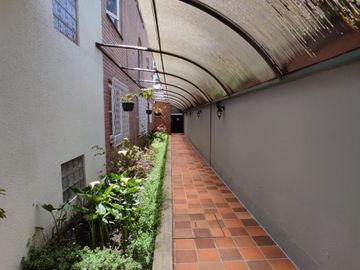 Venta de hermoso Duplex de 338M2, Bellavista, 9 9 9 0 1 0 2 3 2