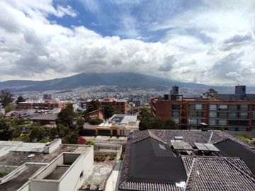 Venta de hermoso Duplex de 338M2, Bellavista, 9 9 9 0 1 0 2 3 2