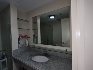 Motivated seller! 2 Bedroom Condo at Sheridan North Towers by DMCI, Kapitolyo, Pasig City