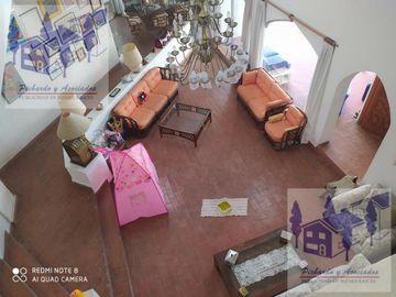 Casa en Venta en Tequesquitengo Morelos Estilo Arabe Mediterraneo a orilla del lago