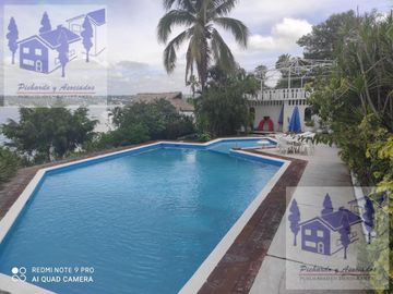 Casa en Venta en Tequesquitengo Morelos Estilo Arabe Mediterraneo a orilla del lago