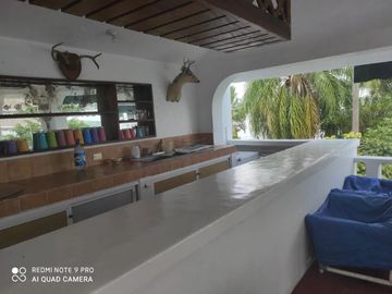 Casa en Venta en Tequesquitengo Morelos Estilo Arabe Mediterraneo a orilla del lago