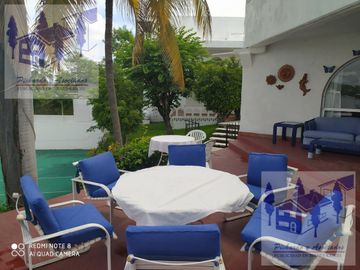 Casa en Venta en Tequesquitengo Morelos Estilo Arabe Mediterraneo a orilla del lago