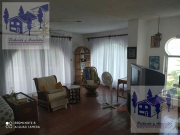 Casa en Venta en Tequesquitengo Morelos Estilo Arabe Mediterraneo a orilla del lago