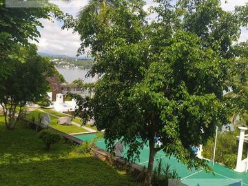 Casa en Venta en Tequesquitengo Morelos Estilo Arabe Mediterraneo a orilla del lago
