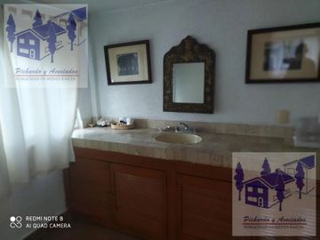 Casa en Venta en Tequesquitengo Morelos Estilo Arabe Mediterraneo a orilla del lago