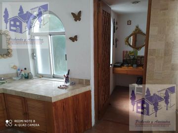 Casa en Venta en Tequesquitengo Morelos Estilo Arabe Mediterraneo a orilla del lago
