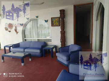 Casa en Venta en Tequesquitengo Morelos Estilo Arabe Mediterraneo a orilla del lago