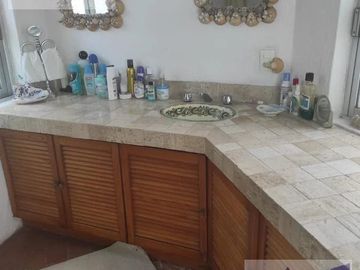 Casa en Venta en Tequesquitengo Morelos Estilo Arabe Mediterraneo a orilla del lago