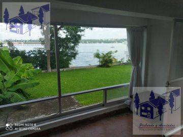 Casa en Venta en Tequesquitengo Morelos Estilo Arabe Mediterraneo a orilla del lago