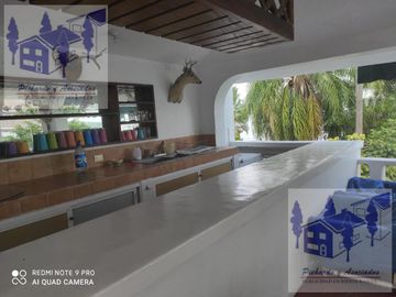 Casa en Venta en Tequesquitengo Morelos Estilo Arabe Mediterraneo a orilla del lago