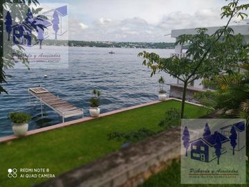 Casa en Venta en Tequesquitengo Morelos Estilo Arabe Mediterraneo a orilla del lago