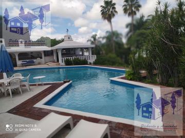 Casa en Venta en Tequesquitengo Morelos Estilo Arabe Mediterraneo a orilla del lago