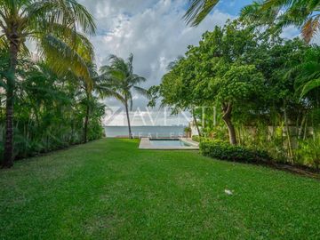 Casa en Venta en Isla Dorada Residencial Cancún, Quintana Roo.