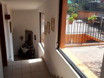 EN VENTA PRECIOSA CASA EN LA HERRADURA CON VISTAS HERMOSAS Y MUCHO SOL