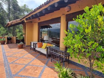 MAGNIFICA CASA EN VENTA, ESTILO VALLESANA
