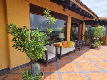 MAGNIFICA CASA EN VENTA, ESTILO VALLESANA