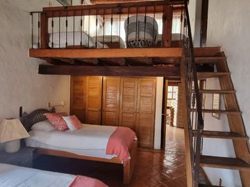 MAGNIFICA CASA EN VENTA, ESTILO VALLESANA